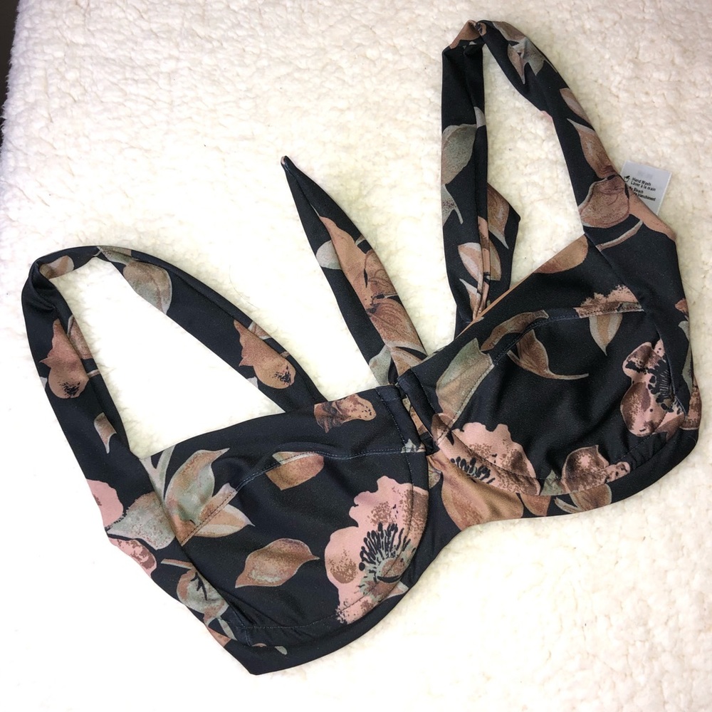 NWT LSPACE BIKINI TOP